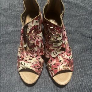 L'ATISTE Pink Sandals Fashionable Footwear